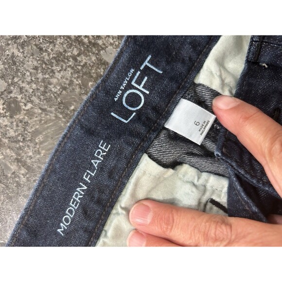 Ann Taylor Loft Modern Flare Dark Denim Jeans Size 6 Low Rise Y2K Stretch City - Picture 3 of 9